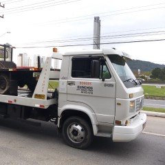 Caminhão guincho de Borges Guinchos em Barra Velha - SC
